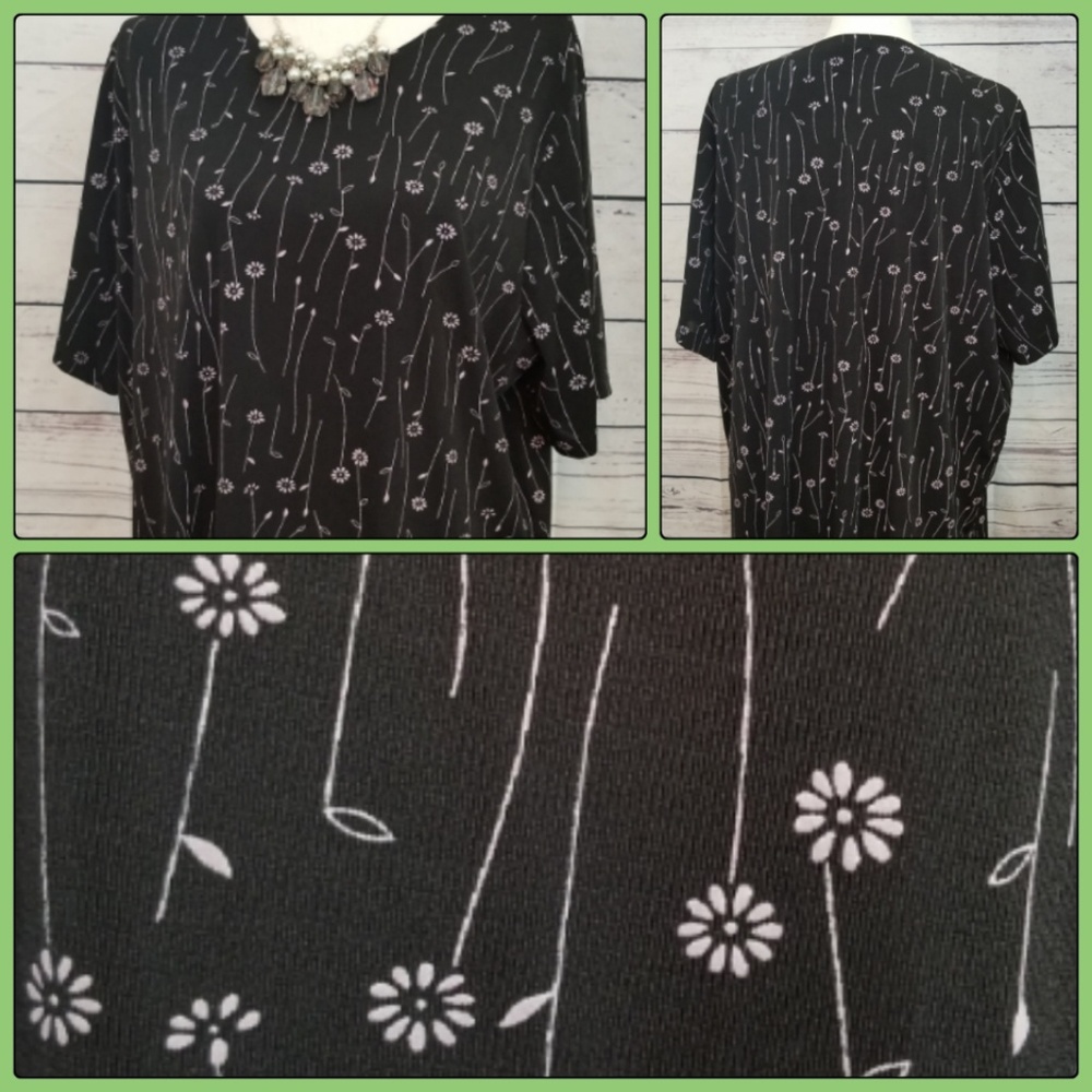 🌸 Ladies Blouse in Black w/Long Pink Flowers 🌸